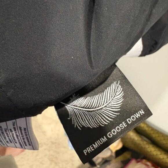 TNA SUMMIT PARKA - Size small - Picture 12 of 13